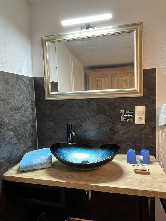 Standard Doppelzimmer, Badezimmer